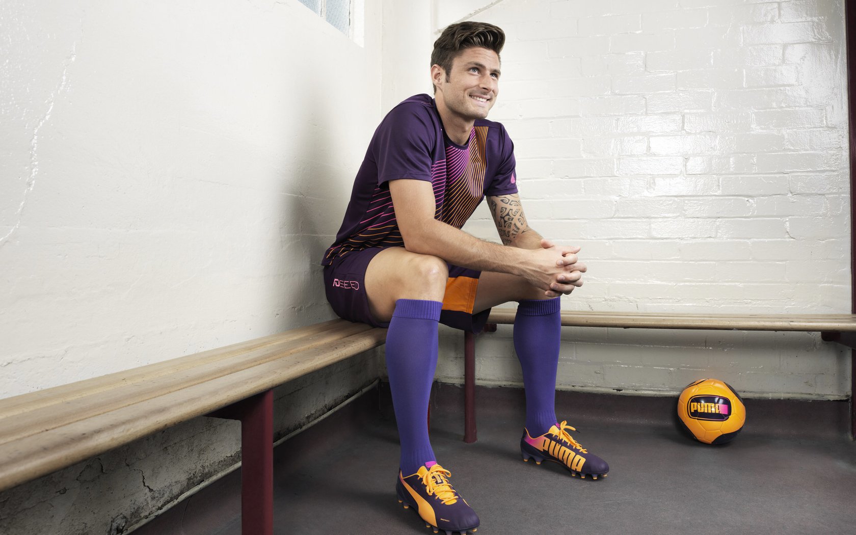 纽卡斯尔1-0击败布莱顿，伊萨克头球破门，纽卡斯尔引援最新消息